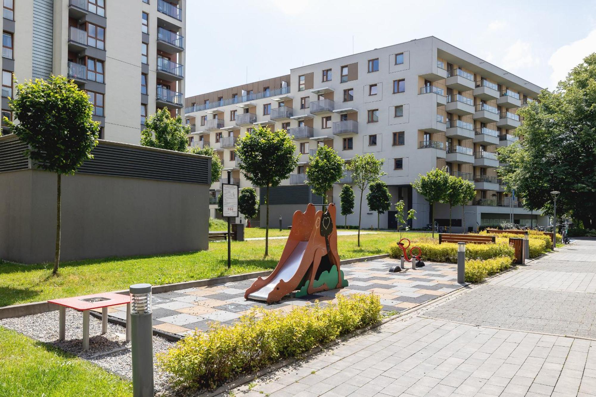 Przytulny Apartament Na Wroclawskiej Z Parkingiem W Krakowie By Noclegi Renters Екстер'єр фото